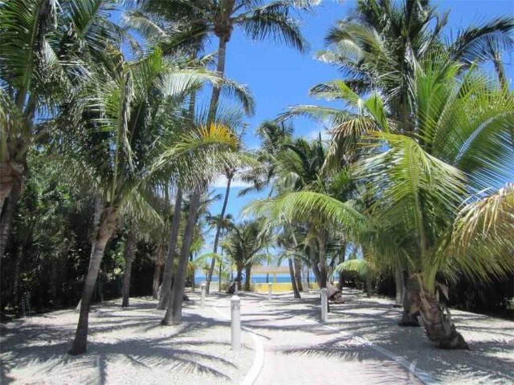 Rio Espana Condominium - Residential