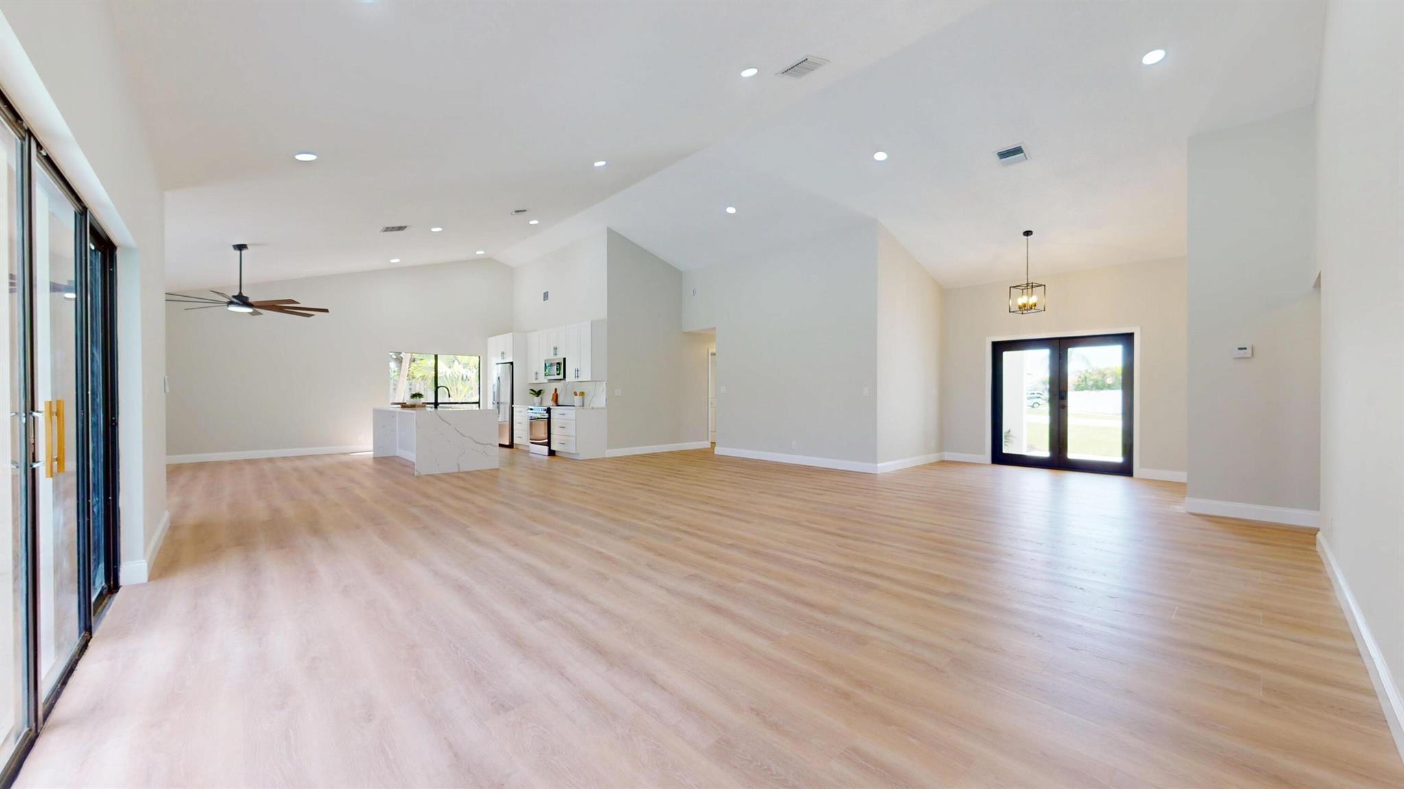 6052 Sunberry Circle, Boynton Beach, FL, 33437/$799,999 2 6052 Sunberry Circle