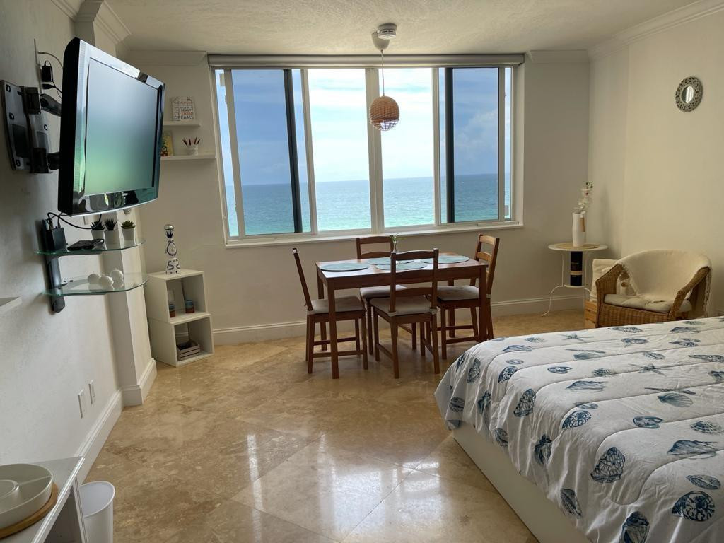 The Aventura Beach Club - Residential