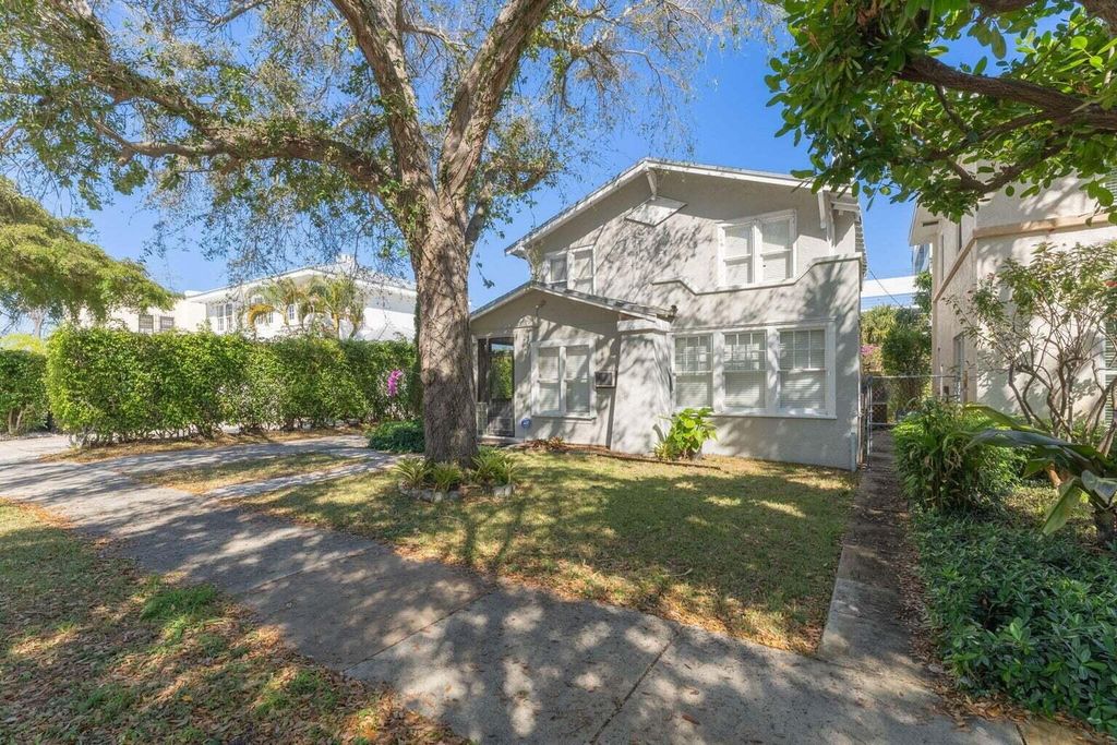 Photo of 315 11th Street, West Palm Beach, FL 33401 (MLS # B26002335)