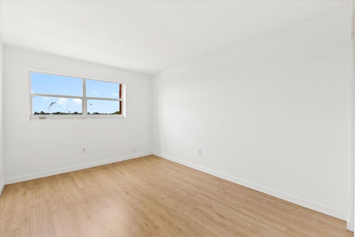 Royal Point - Residential