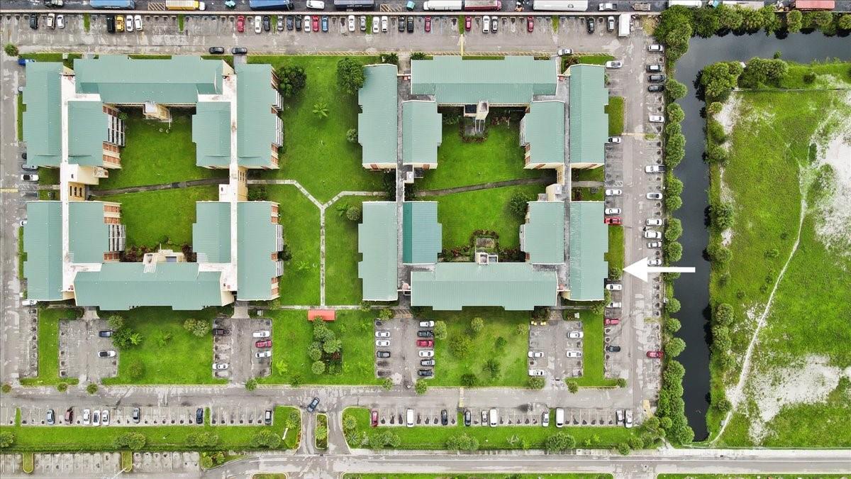 Royal Point - Residential