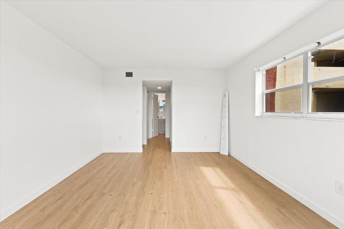 Royal Point - Residential