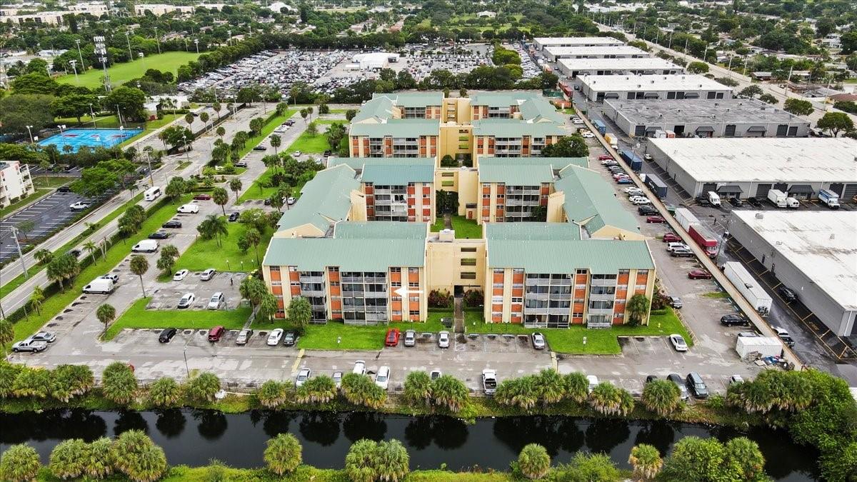 Royal Point - Residential