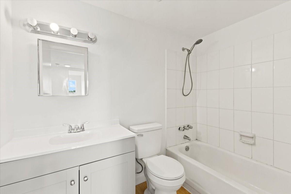 Royal Point - Residential