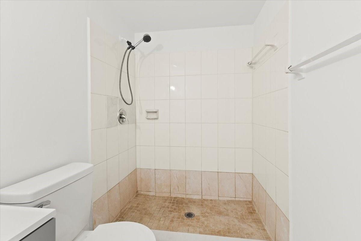 Royal Point - Residential