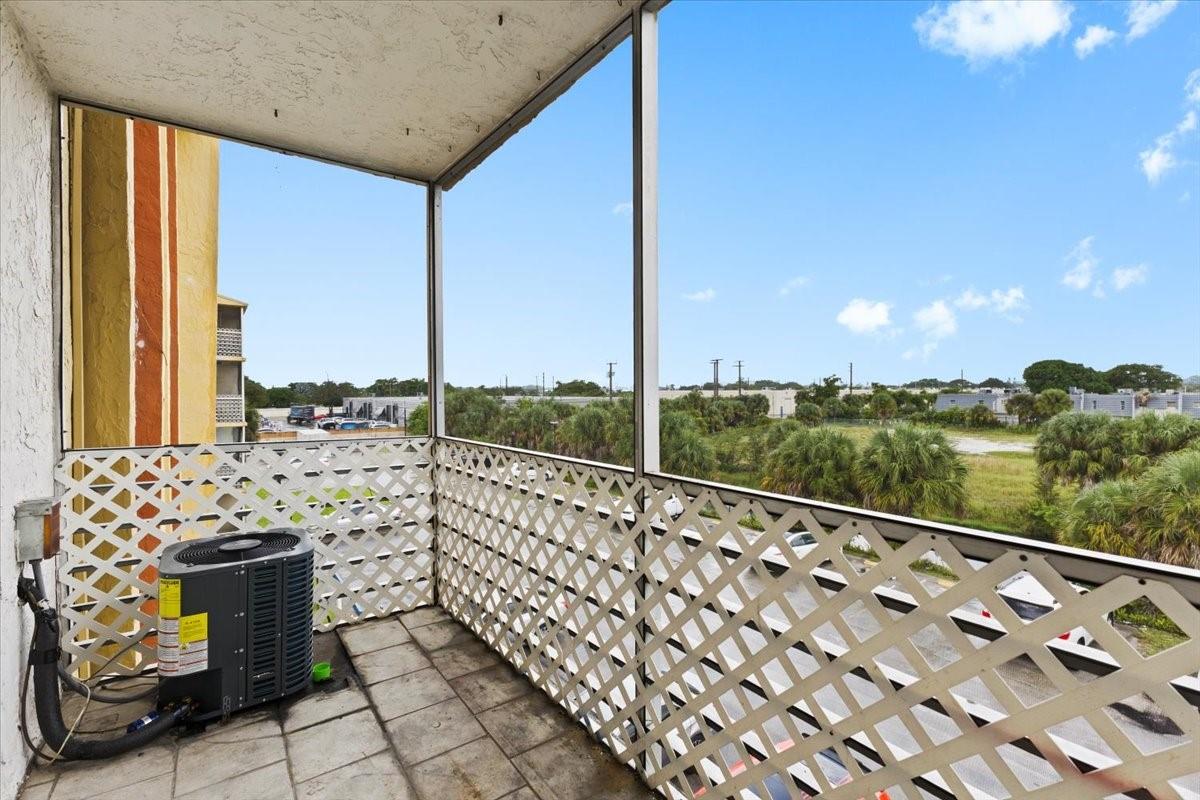 Royal Point - Residential