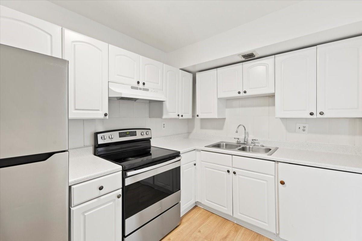 Royal Point - Residential