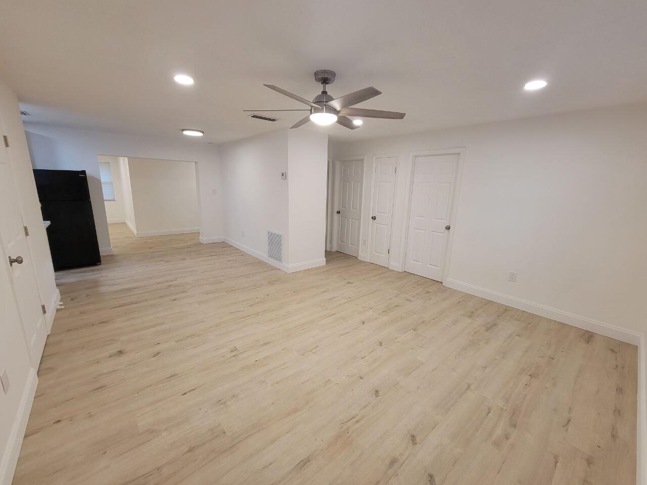 CARDINAL GLADES - Residential