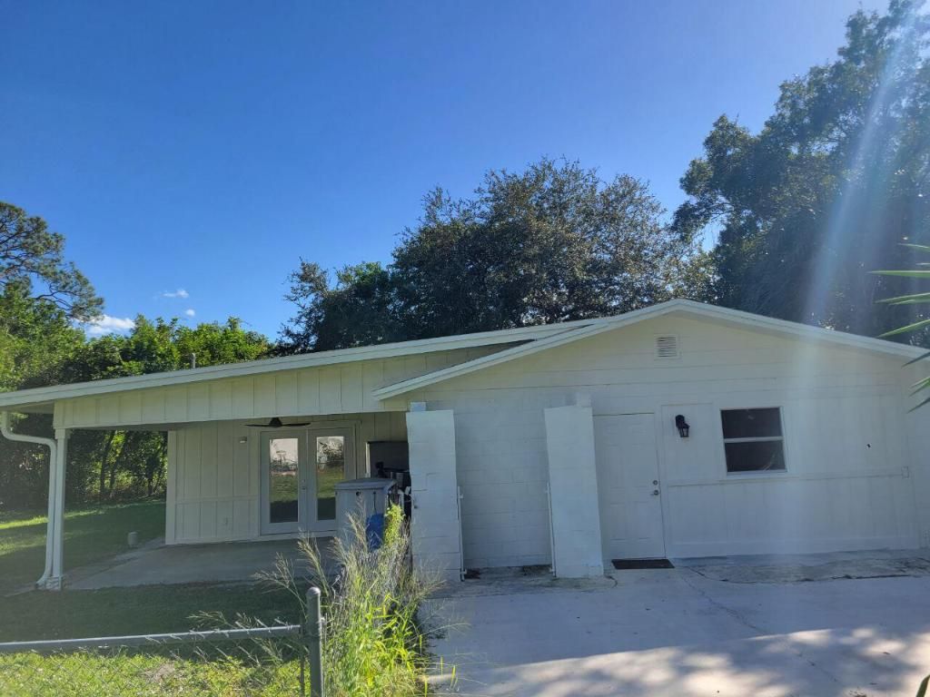Photo of 4416 Areca Palm Drive, Fort Pierce, FL 34982 (MLS # R11138551)