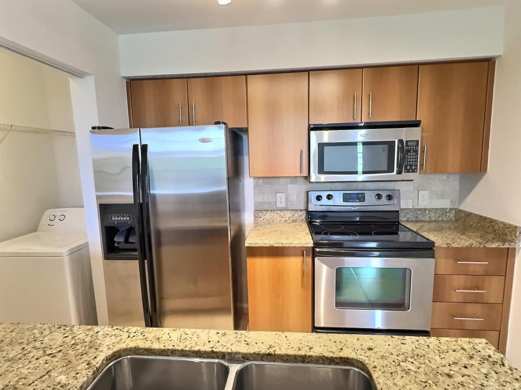 BAHIA AT DELRAY CONDO - Residential Lease