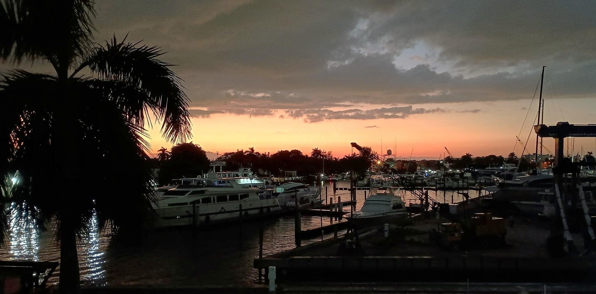 SERENITY ON THE RIVER - Residential