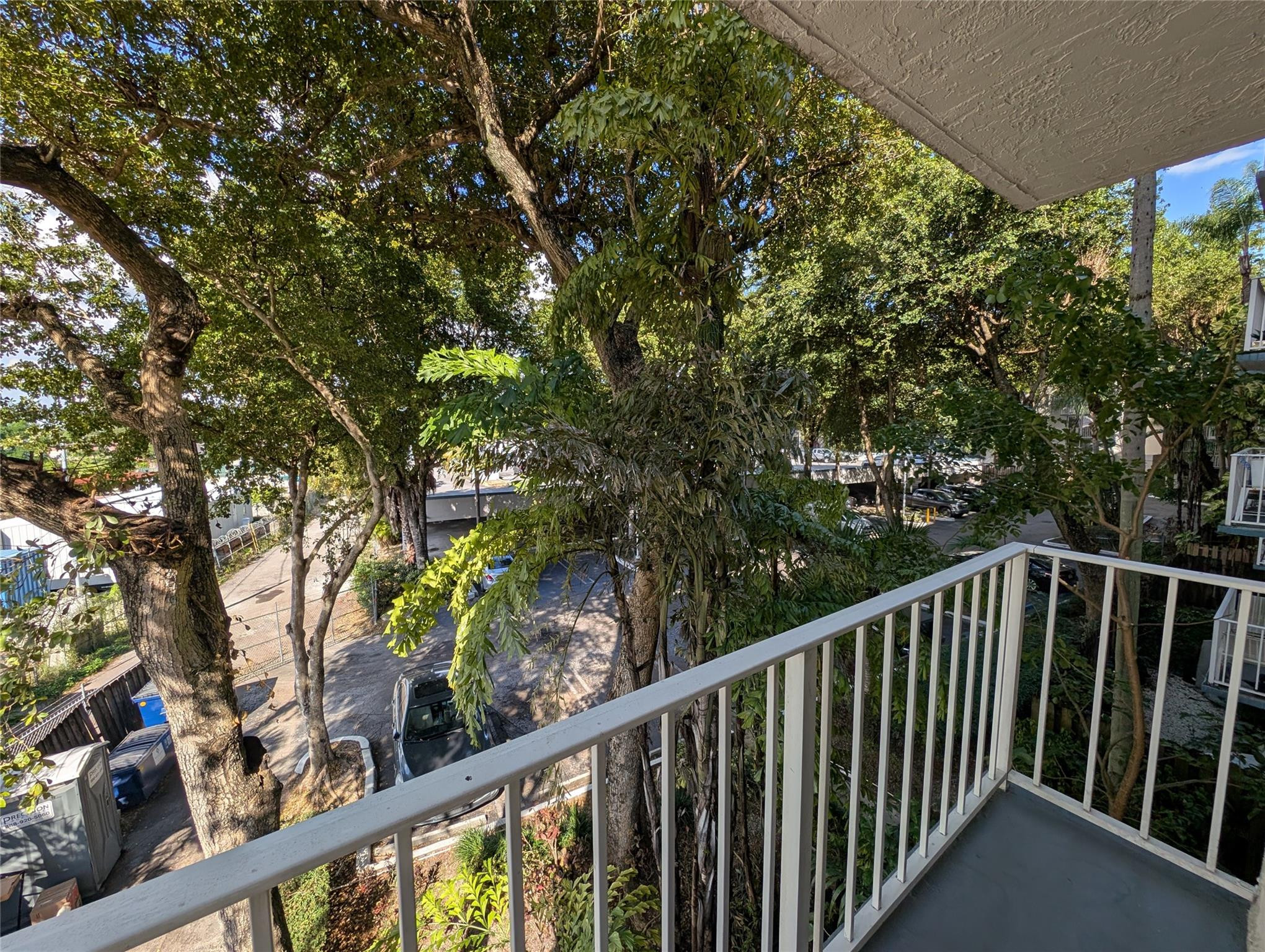 SERENITY ON THE RIVER - Residential