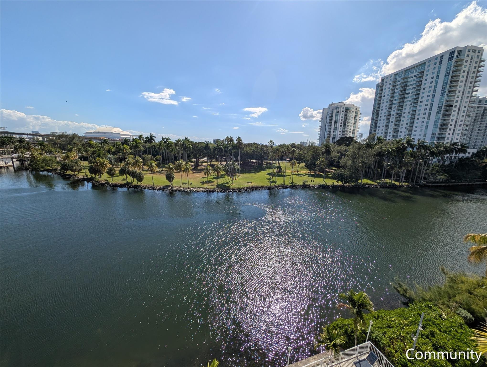 SERENITY ON THE RIVER - Residential