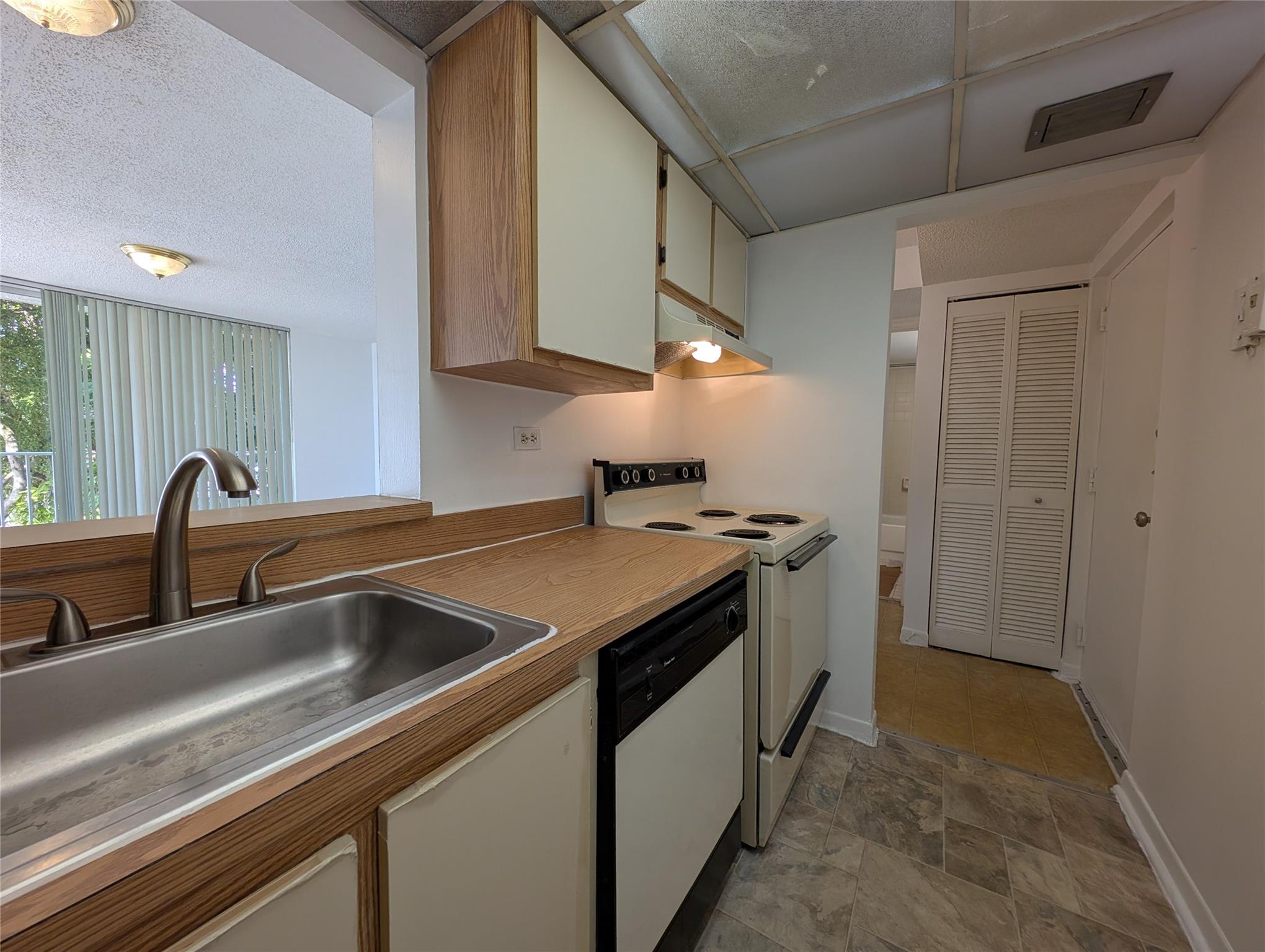 SERENITY ON THE RIVER - Residential