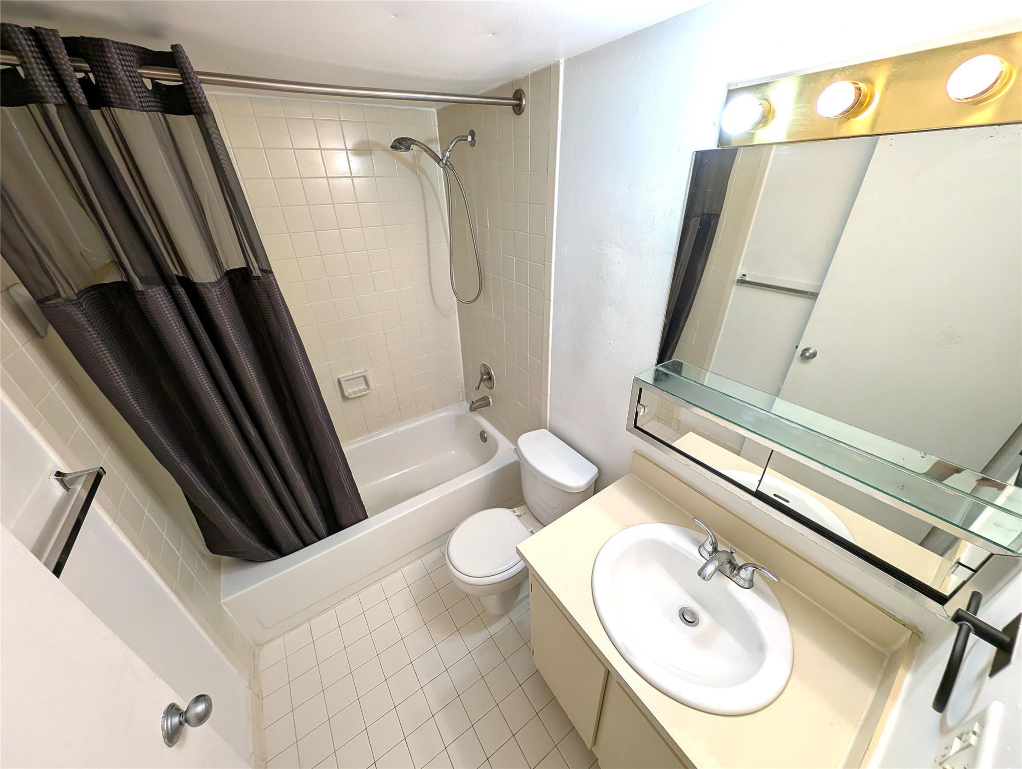 SERENITY ON THE RIVER - Residential