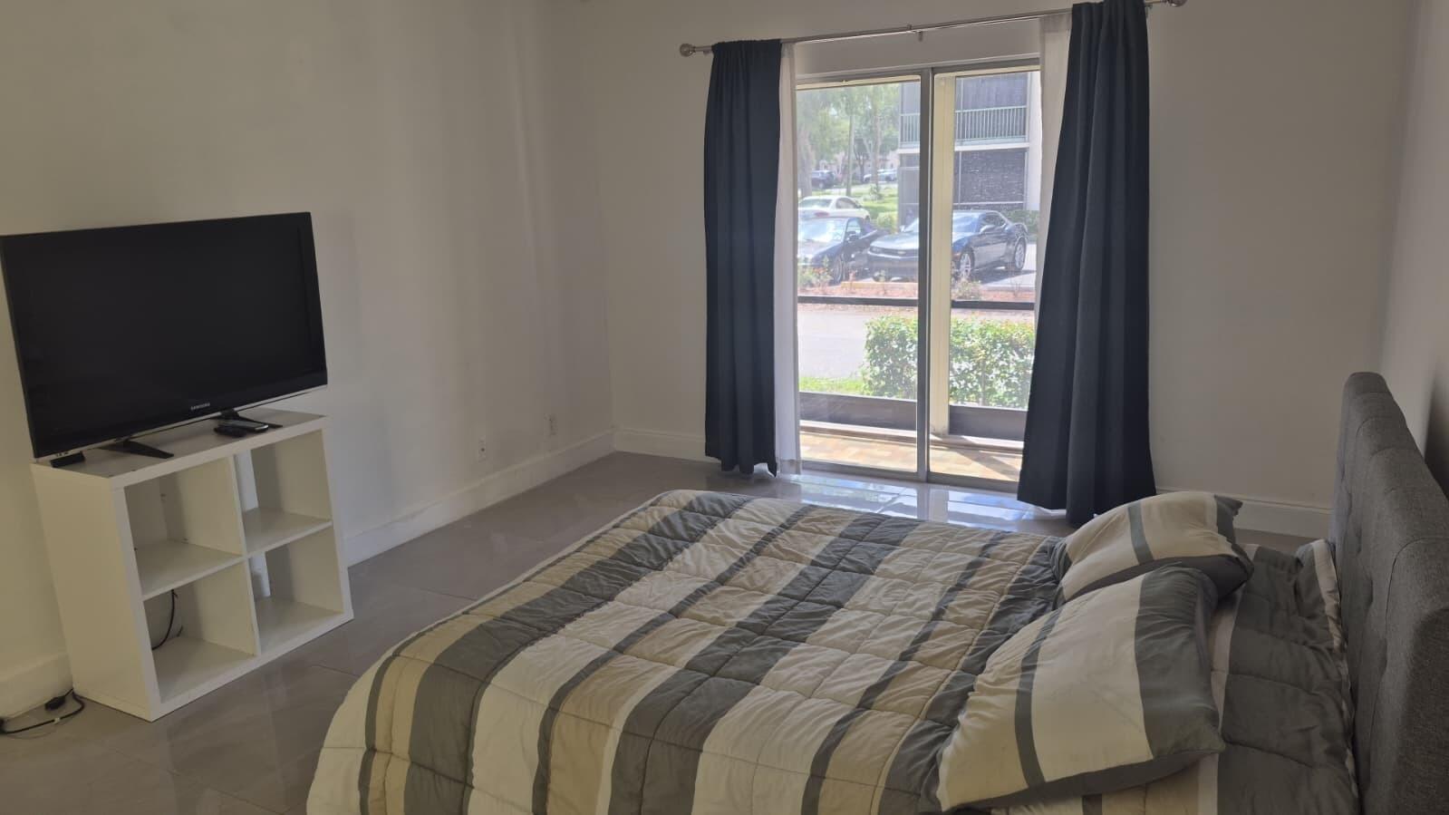 RAMBLEWOOD EAST CONDO - Residential Lease