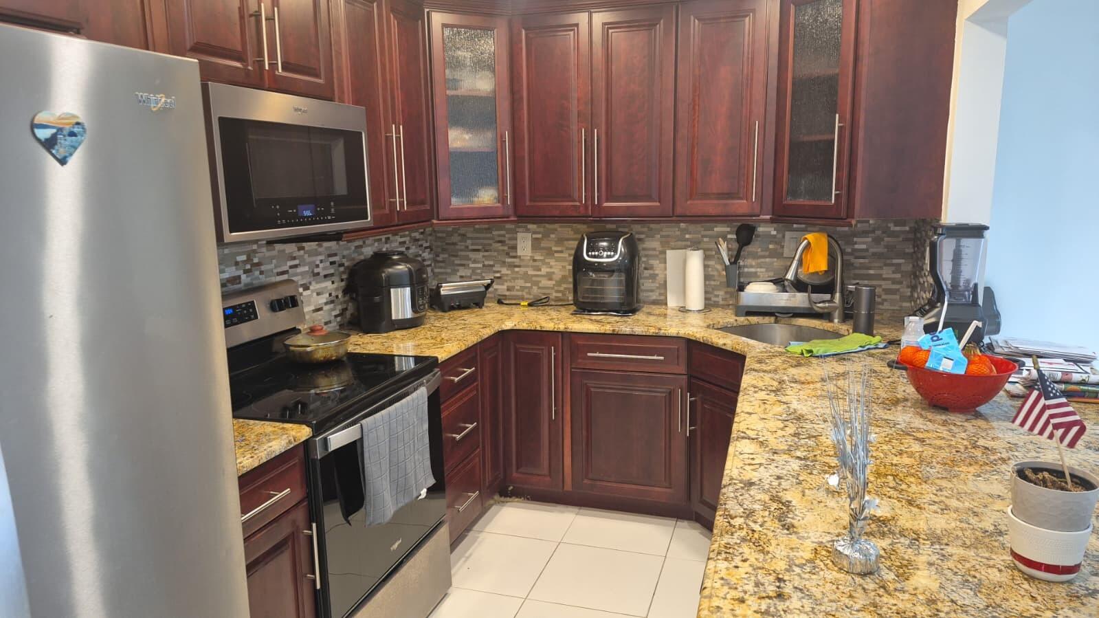 RAMBLEWOOD EAST CONDO - Residential Lease