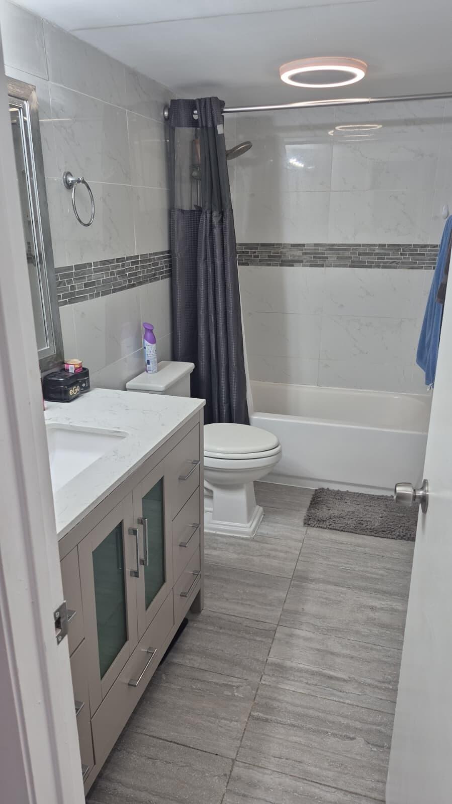 RAMBLEWOOD EAST CONDO - Residential Lease