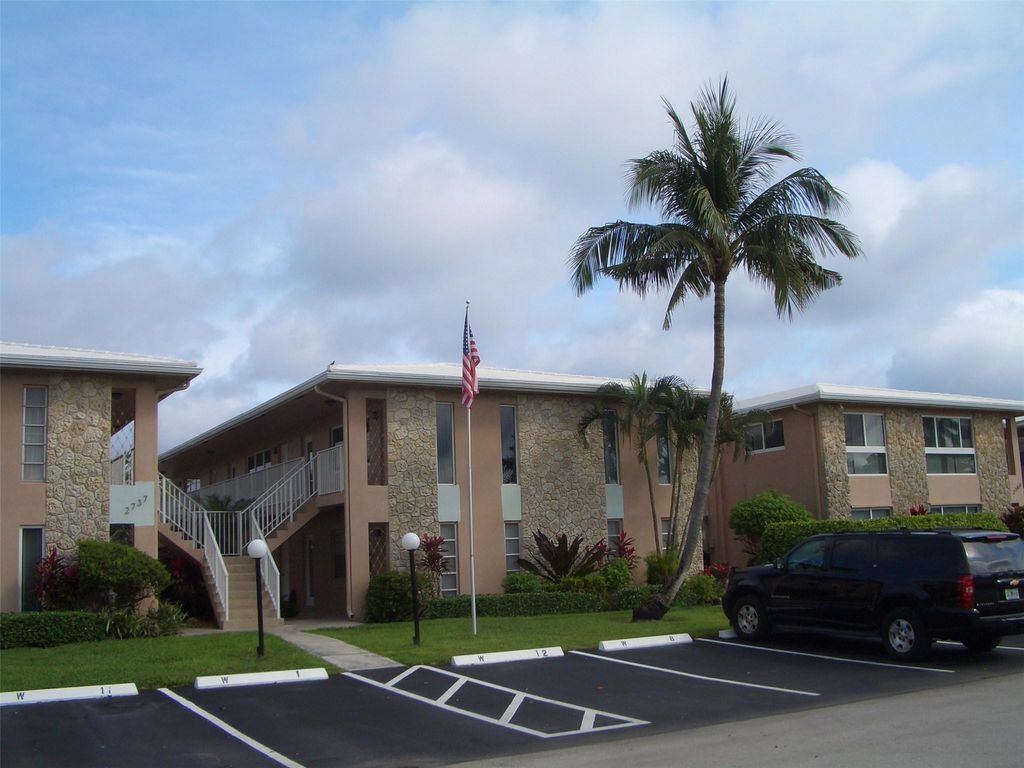 Photo of 2737 NE 28th Street #7w, Lighthouse Point, FL 33064 (MLS # B26031274)