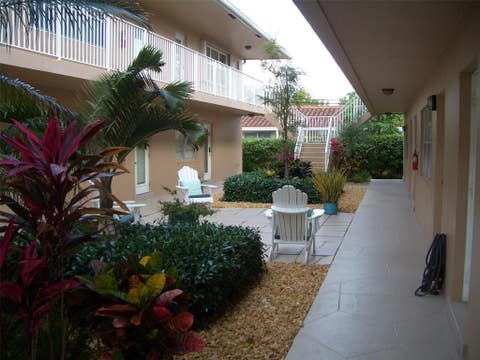 Tiny photo for 2737 NE 28th Street #7w, Lighthouse Point, FL 33064 (MLS # B26031274)