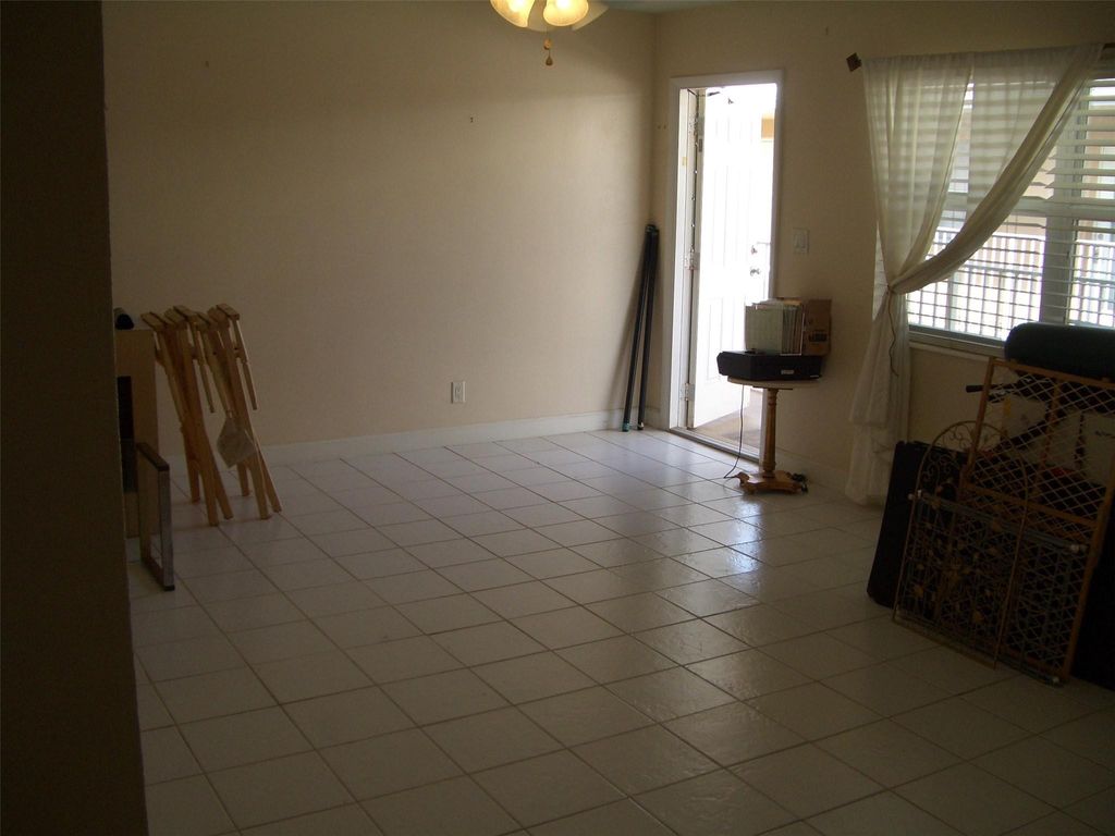 Photo of 2737 NE 28th Street #7w, Lighthouse Point, FL 33064 (MLS # B26031274)