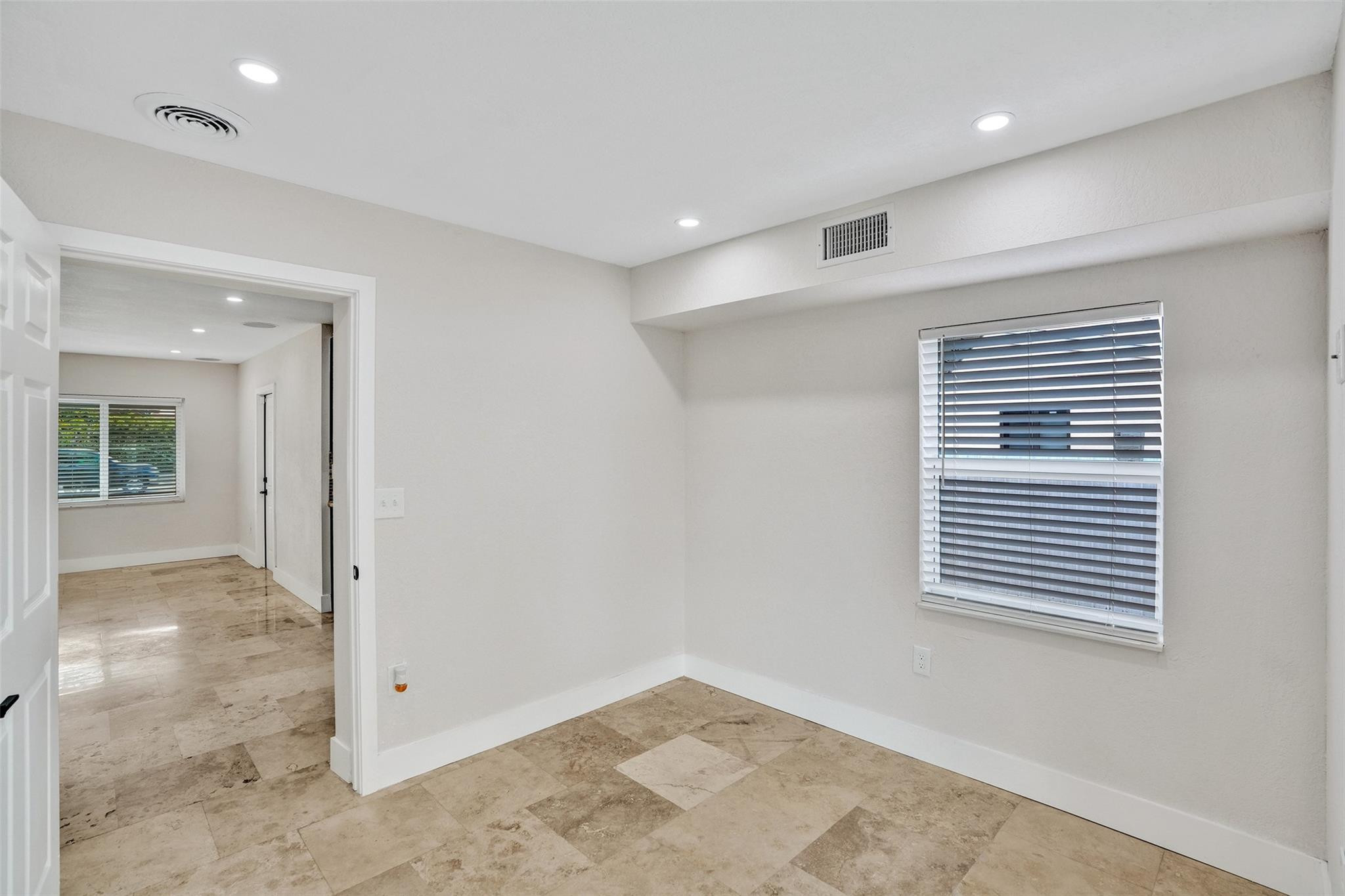 Miramar Sec 3 41-22 B - Residential