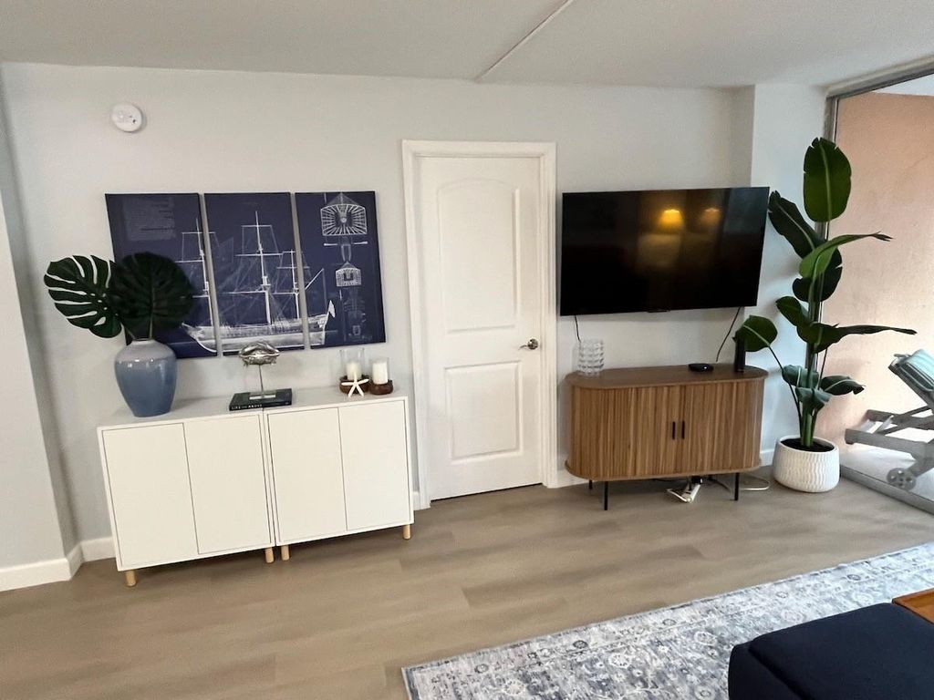 Photo of 113 Royal Park Drive #1G, Oakland Park, FL 33309 (MLS # F10556397)