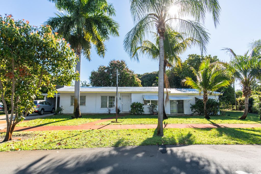 Photo of 308 Australian Circle, Lake Park, FL 33403 (MLS # B26006355)