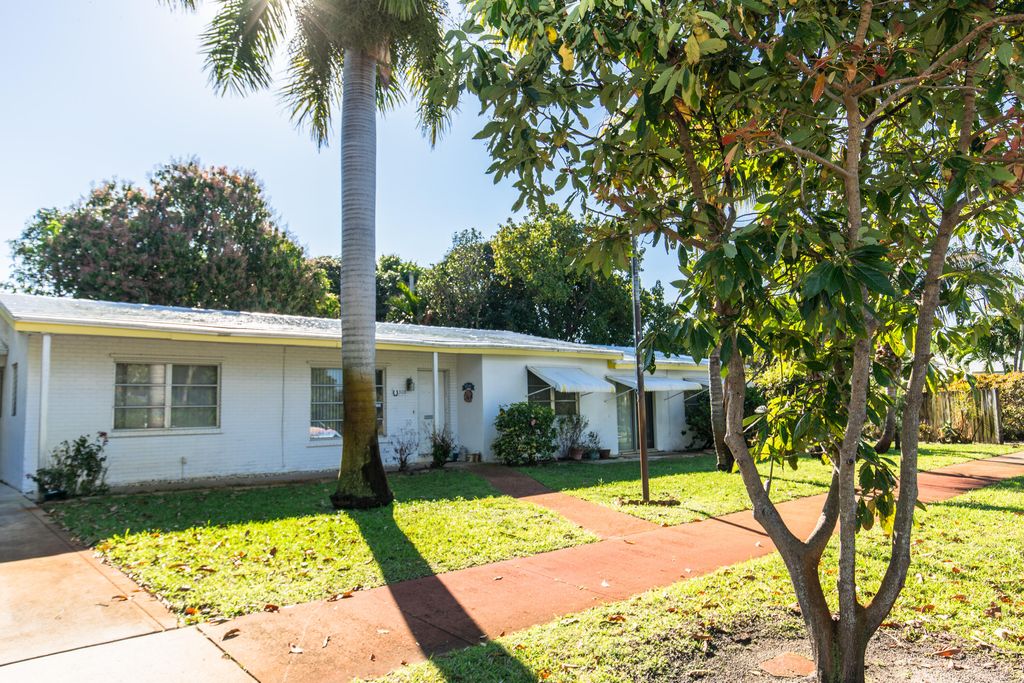 Photo of 308 Australian Circle, Lake Park, FL 33403 (MLS # B26006355)