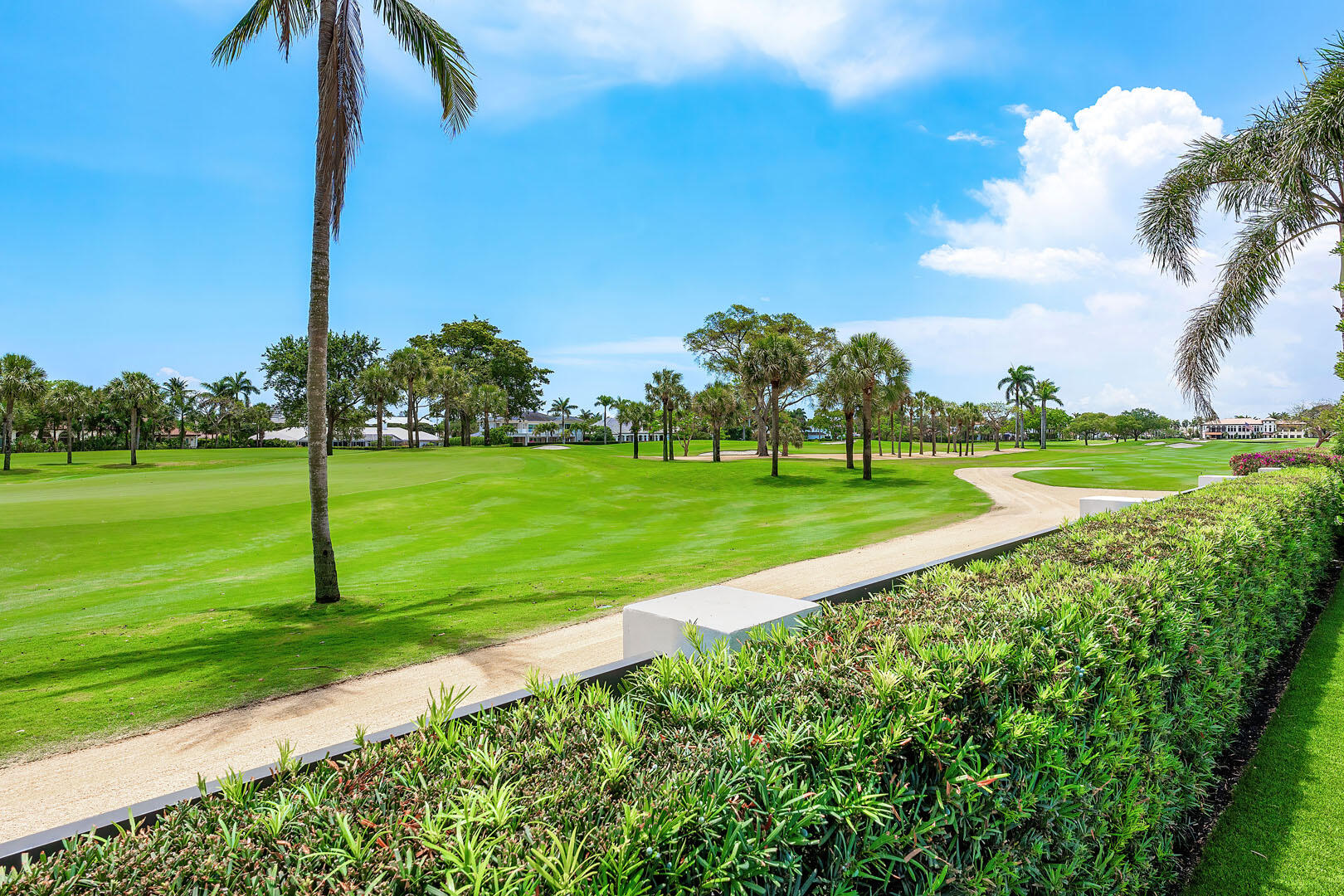 ROYAL PALM YACHT & COUNTRY CLUB - Residential