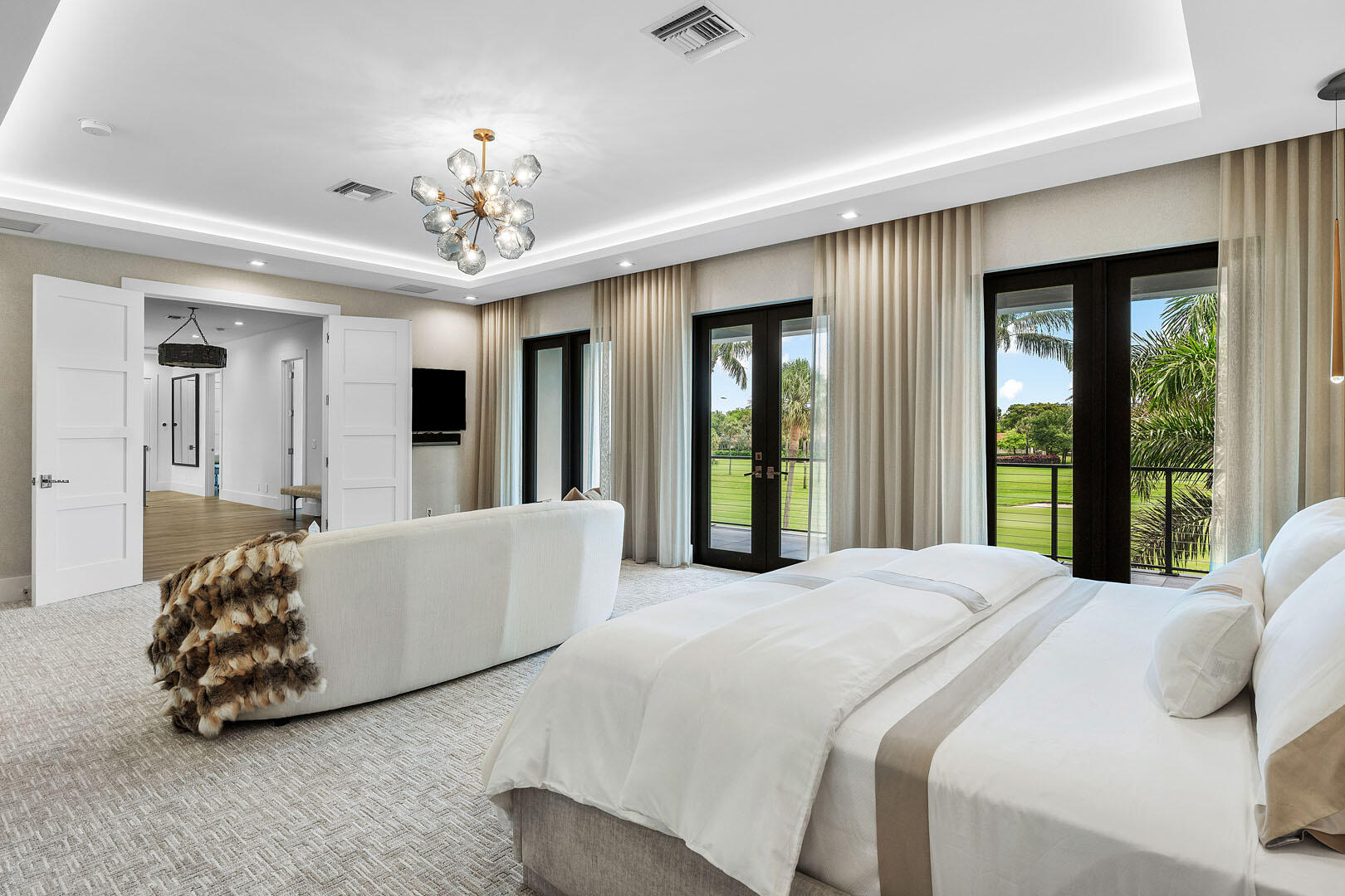 ROYAL PALM YACHT & COUNTRY CLUB - Residential