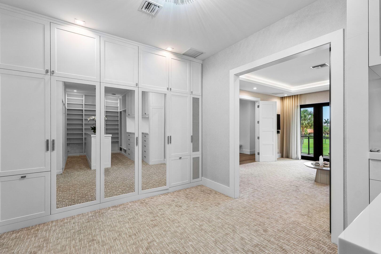 ROYAL PALM YACHT & COUNTR - Residential