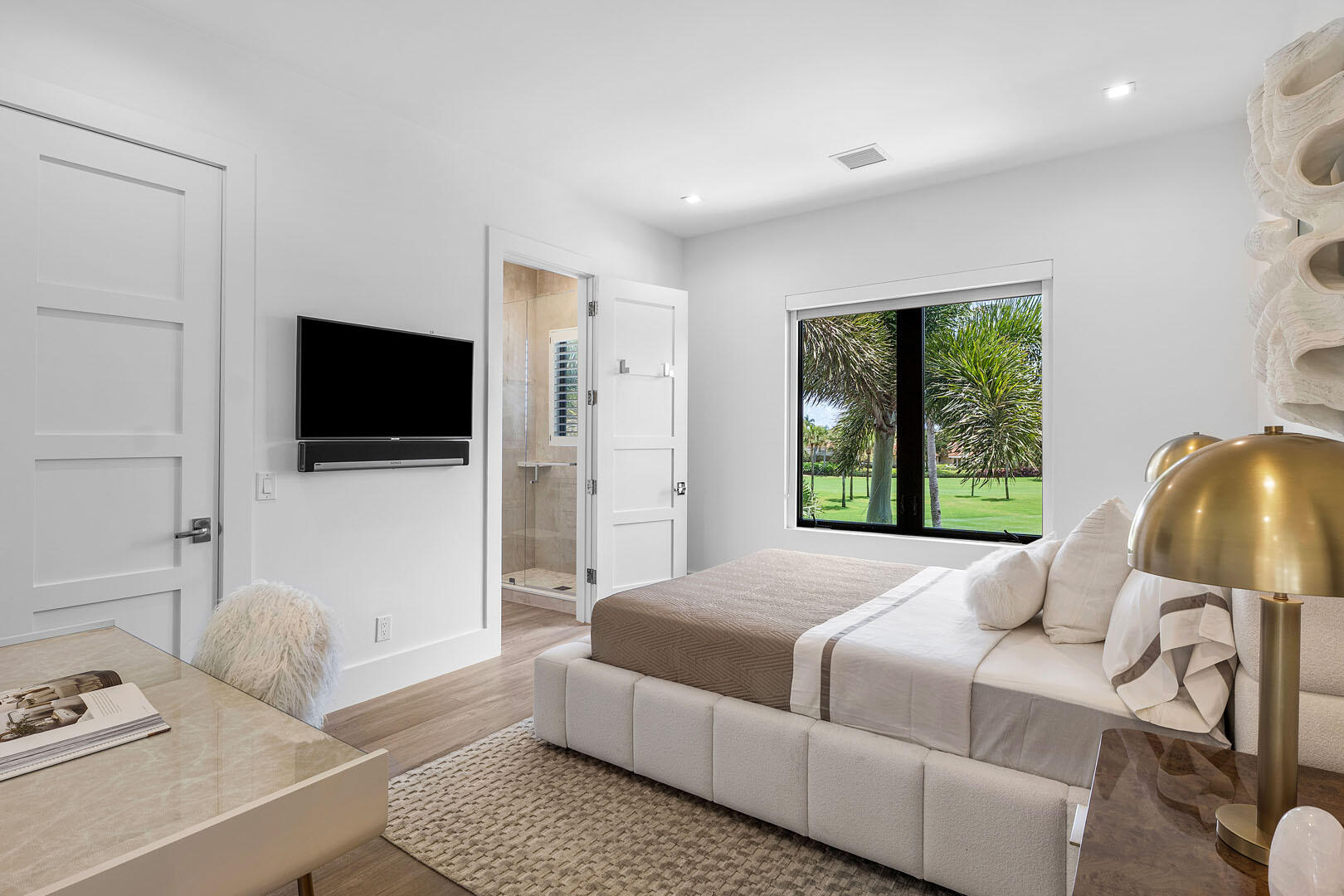 ROYAL PALM YACHT & COUNTRY CLUB - Residential