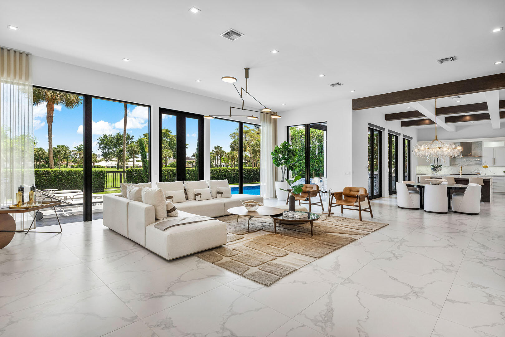 ROYAL PALM YACHT & COUNTRY CLUB - Residential