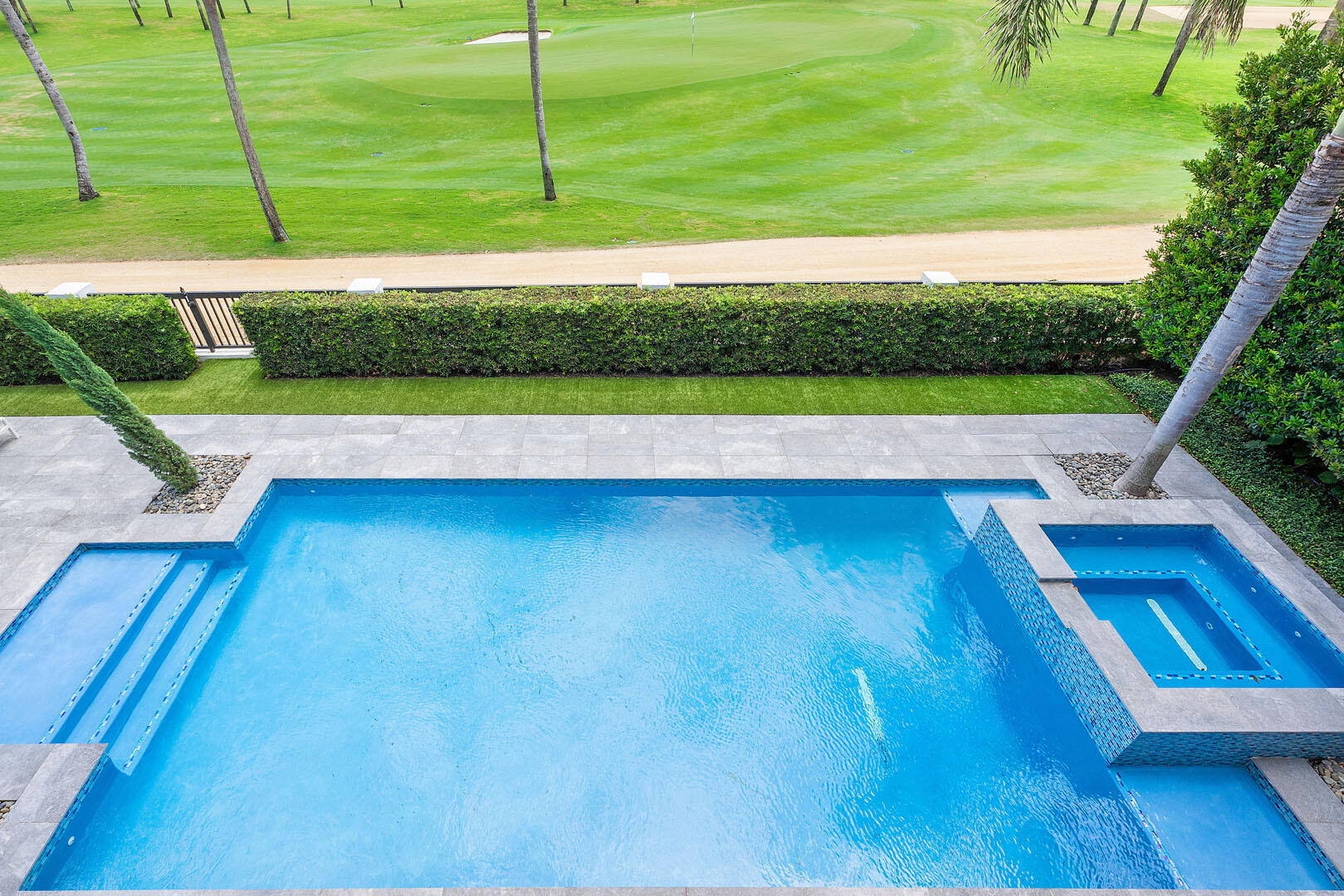 ROYAL PALM YACHT & COUNTRY CLUB - Residential