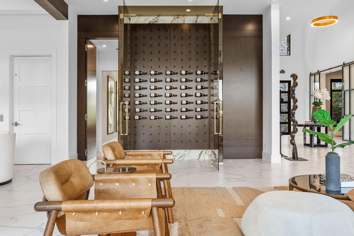 ROYAL PALM YACHT & COUNTRY CLUB - Residential