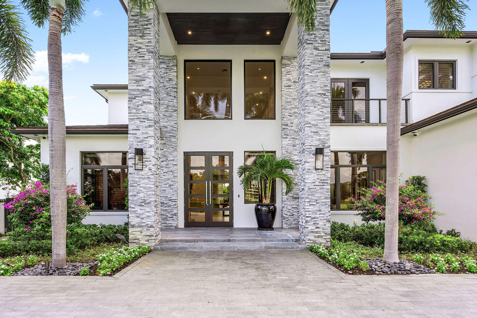 ROYAL PALM YACHT & COUNTRY CLUB - Residential