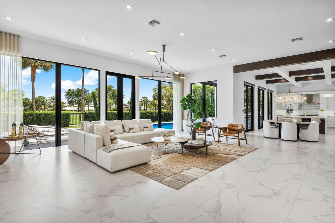 ROYAL PALM YACHT & COUNTRY CLUB - Residential