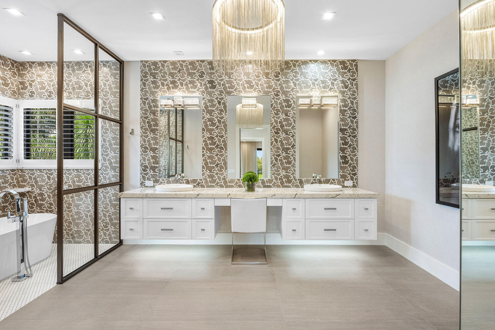 ROYAL PALM YACHT & COUNTRY CLUB - Residential