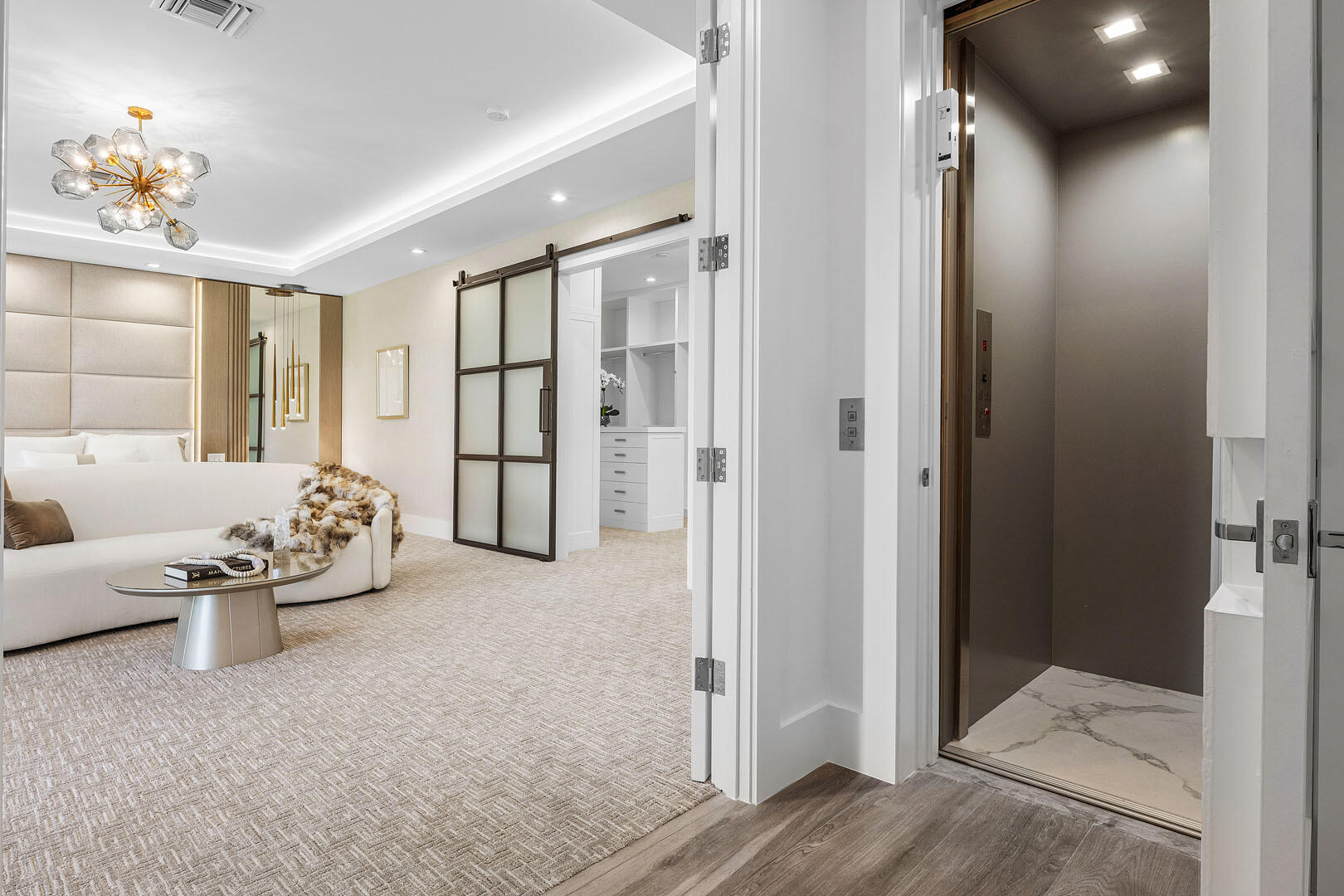 ROYAL PALM YACHT & COUNTRY CLUB - Residential