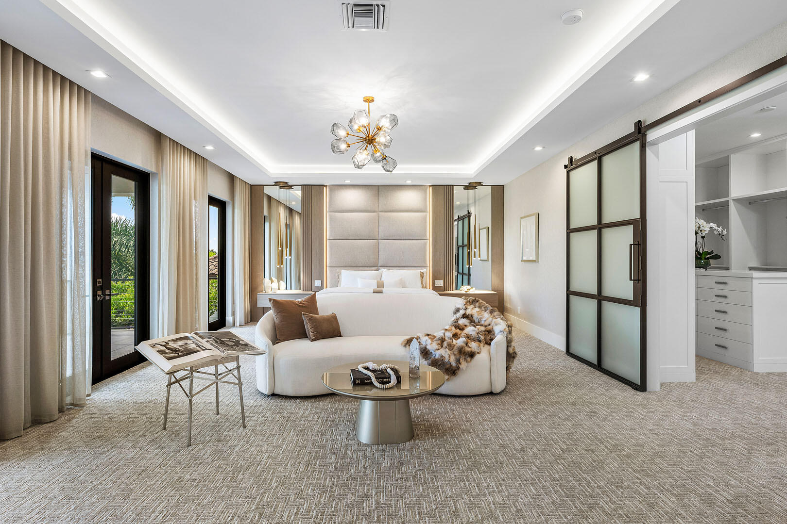 ROYAL PALM YACHT & COUNTRY CLUB - Residential