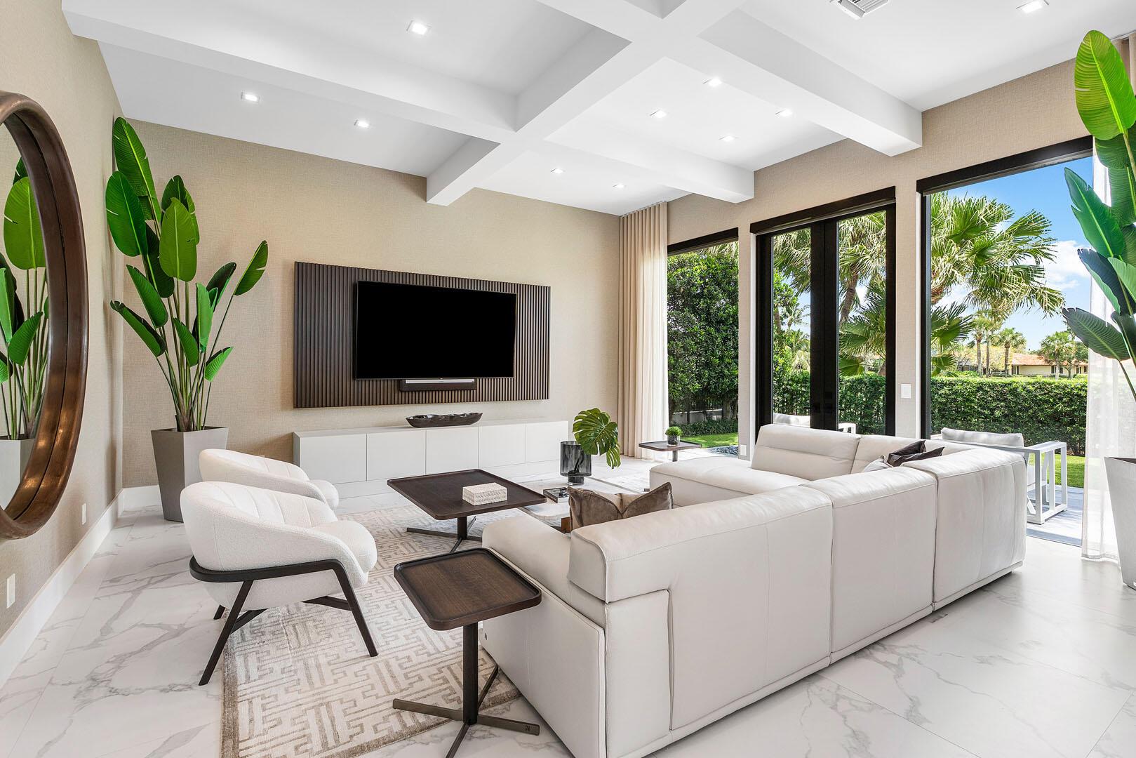 ROYAL PALM YACHT & COUNTR - Residential