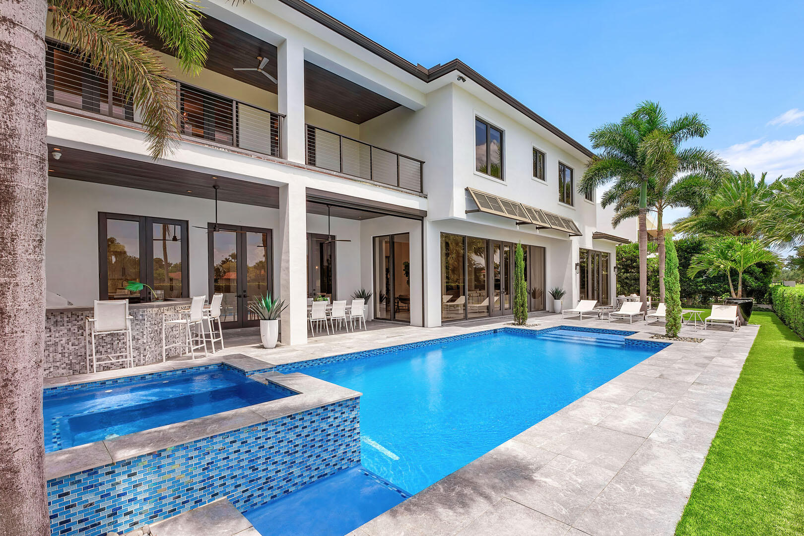 ROYAL PALM YACHT & COUNTRY CLUB - Residential