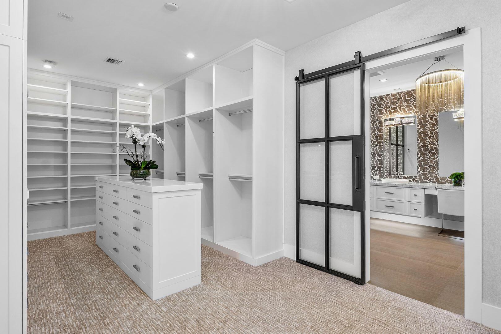 ROYAL PALM YACHT & COUNTR - Residential