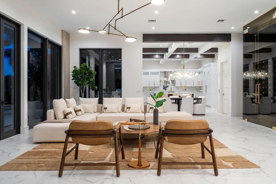 ROYAL PALM YACHT & COUNTRY CLUB - Residential