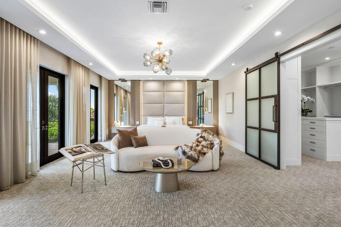 ROYAL PALM YACHT & COUNTRY CLUB - Residential