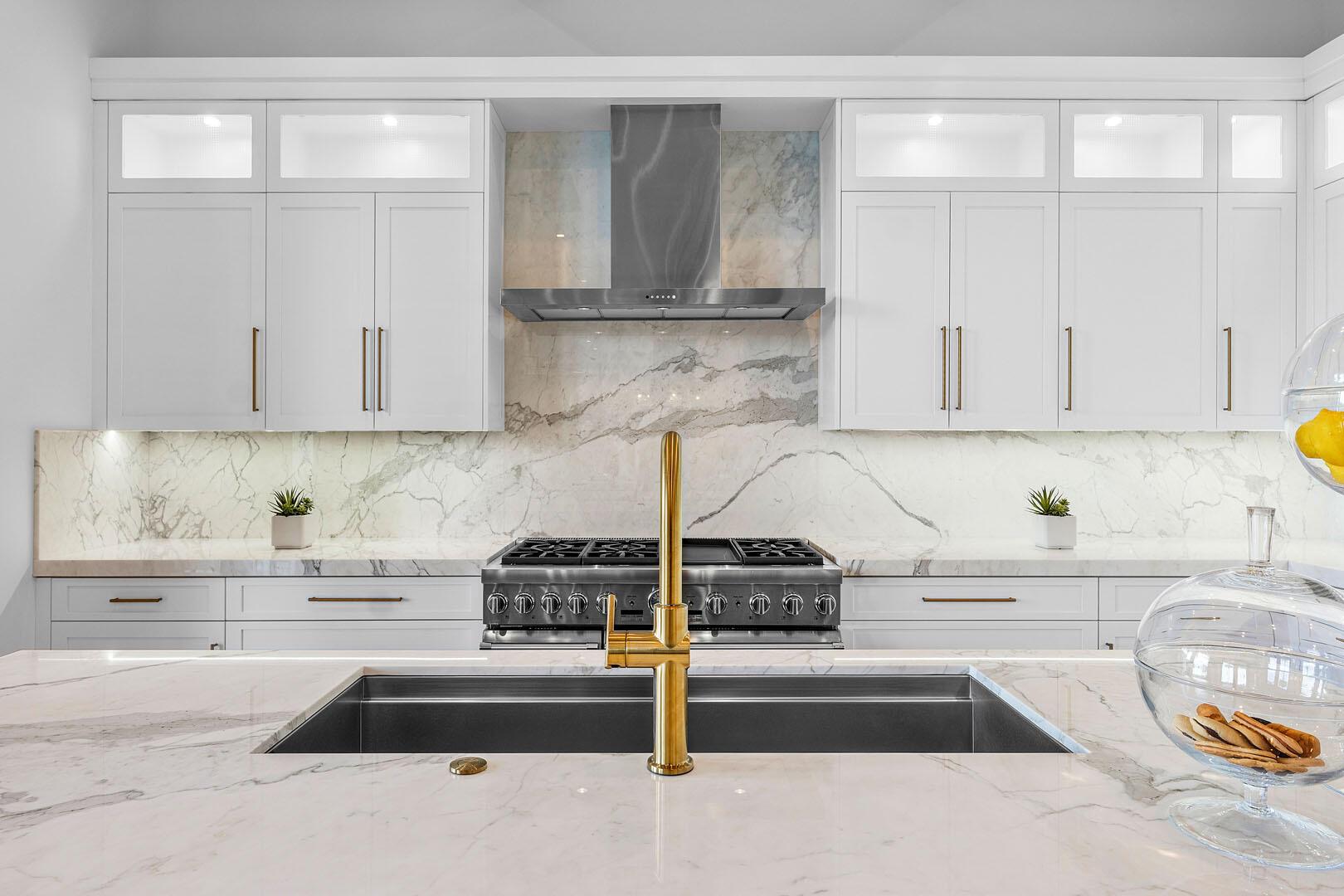 ROYAL PALM YACHT & COUNTR - Residential