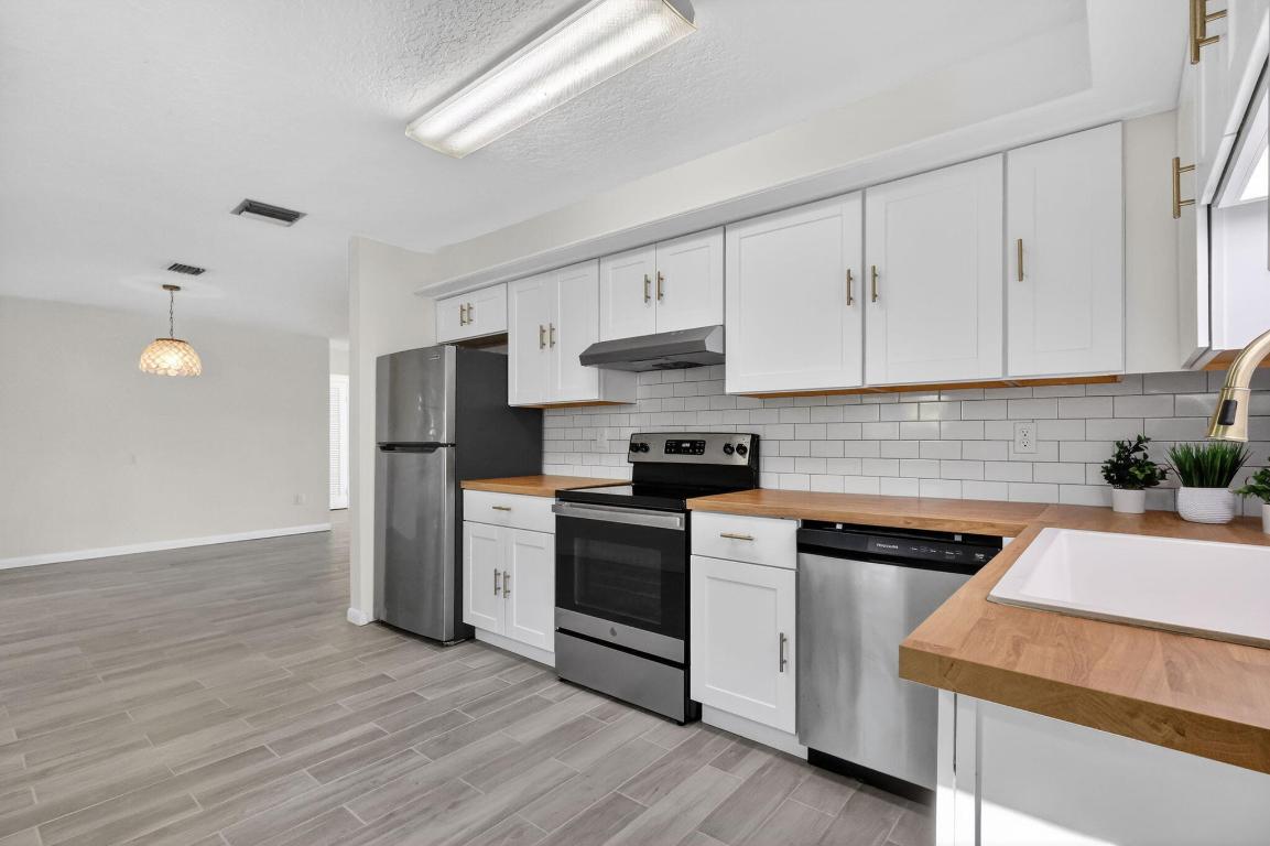 LAKE WORTH HGTS - Residential