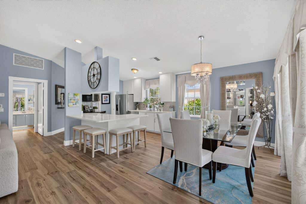 Photo of 4089 Old Oak Drive, Palm Beach Gardens, FL 33410 (MLS # B26054677)